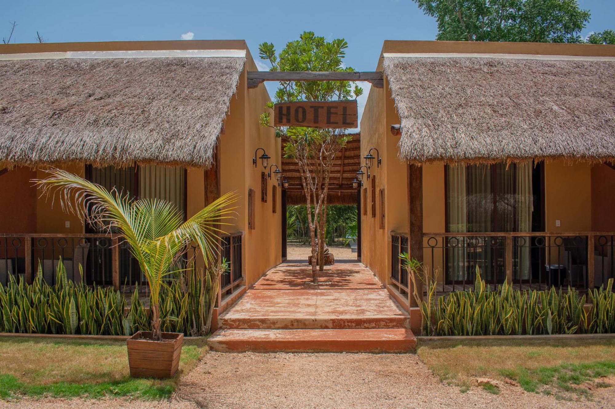 Xuux Peek By Tecnohotel Yaxche Exterior photo
